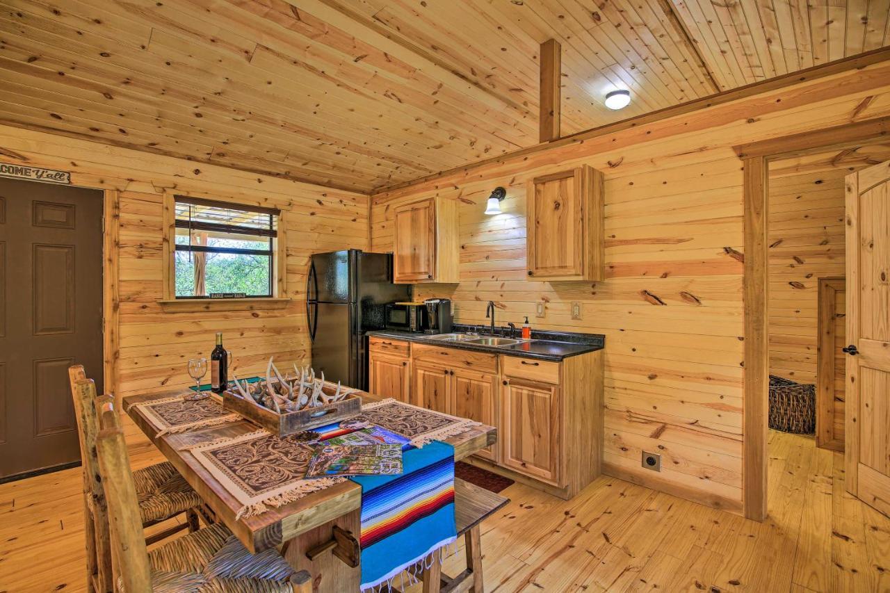 Rustic-Chic Country Cabin - 10 Mi To Main Street! Fredericksburg Ngoại thất bức ảnh