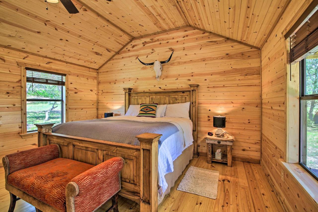 Rustic-Chic Country Cabin - 10 Mi To Main Street! Fredericksburg Ngoại thất bức ảnh